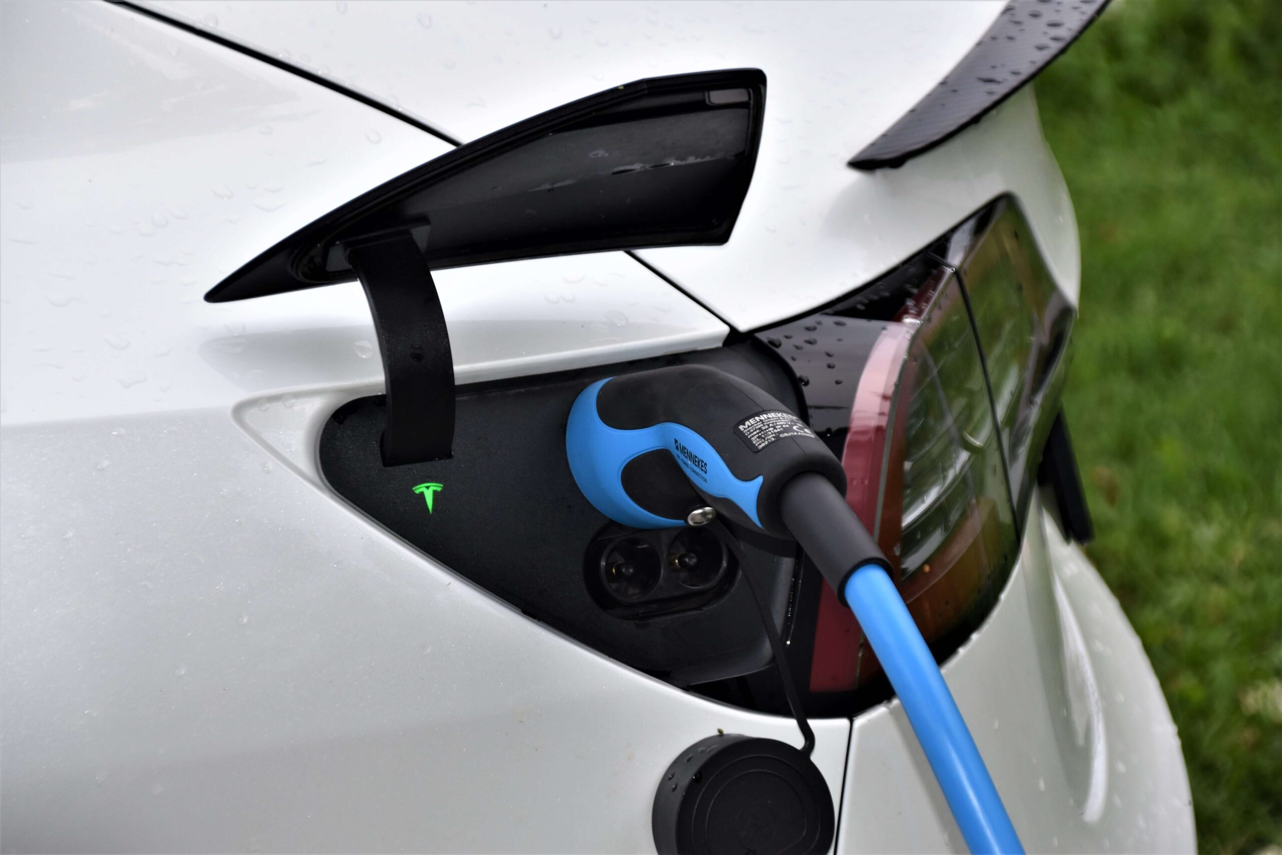 Colonnine di ricarica auto elettriche a ferrara